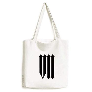 Imagem de Algarismos romanos Sete em silhueta preta, sacola de compras, bolsa casual