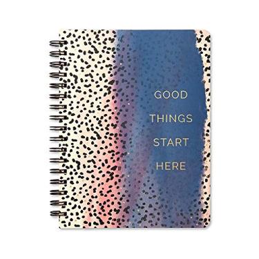 Imagem de Compendium Caderno espiral – Good Things Start Here — um caderno espiral de designer com 192 páginas pautadas, pautado universitário, 18 cm L x 23 cm A