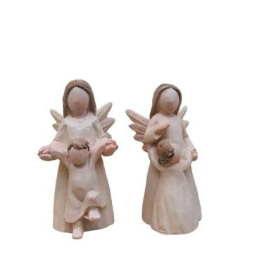 Imagem de Dois Anjos Abraçando E Segurando Bebê Pequenos Resina 7X3Cm - Emporio 