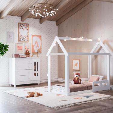 Imagem de Quarto Infantil Montessoriano Cama Casinha Analu Cômoda Ariel Fraldário 100% MDF Branco Carolina Baby