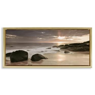 Imagem de Stupell Industries Design de arte de parede em tela flutuante com moldura dourada do pôr do sol na praia da meia-noite por Assaf Frank, 35,5 x 78,5 cm