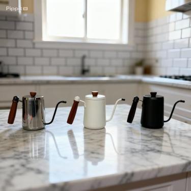 Imagem de Chaleira Gooseneck 600ml Aço Inox Bico Fino Fluxo Preciso para Café Pour Over, Hario, Chemex e Coado – Controle de Temperatura, Alça Ergonômica, Design Premium de Barista Mia Utilidades (Branca)