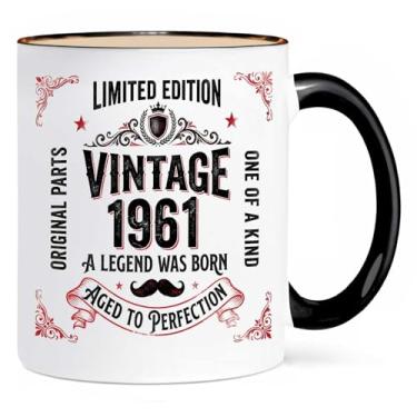 Imagem de ONRRI Caneca masculina de cerâmica vintage 1961 de 325 ml, interior preto e alça preta, pode ir ao micro-ondas e à máquina de lavar louça, presente de aniversário de 65 anos