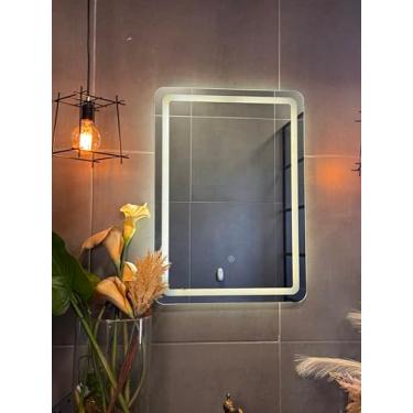Imagem de Espelho Retangular com LED 70x50cm e Botão Touch Iluminação Perfeita para Banheiro Quarto ou Sala Design Moderno e Funcional para Maquiagem e Cuidados Pessoais!