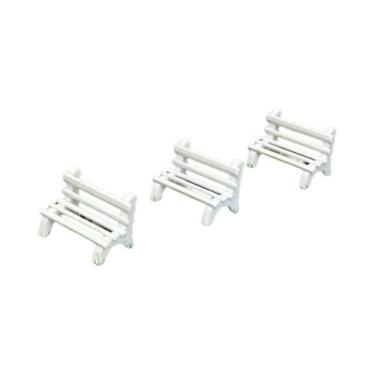 Imagem de Banco De Parque Branco Em Miniatura, Cercas De Madeira Para Paisagens,