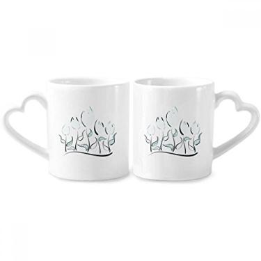 Imagem de Conjunto de canecas de porcelana para casais tulipas pintadas à mão com flor e alça de coração