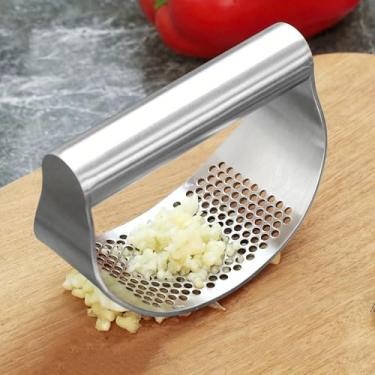 Imagem de Espremedor de alho de aço inoxidável – triturador/triturador de alho de grau alimentício, design ergonômico, 9,5 cm x 5 cm, ideal para cozinheiros domésticos e entusiastas de cozinha