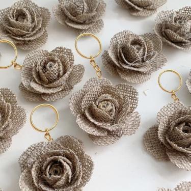 Imagem de Kit de 20 Chaveiros Florais para Lembrancinhas de Casamento e Batizado