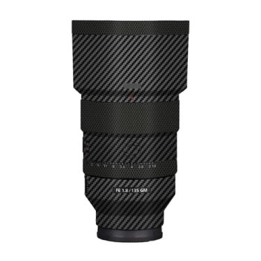 Imagem de Revestimento adesivo para lente de câmera antiarranhões para Sony FE 135 mm F1.8 GM Película protetora de vinil protetor corporal FE1.8/135 GM 135 1.8 (fibra de carbono preta)