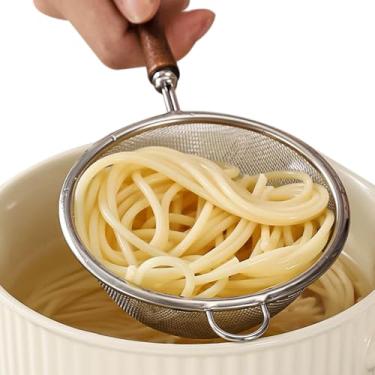 Imagem de Coador fino, filtro de malha fina com alça, escumadeira portátil reutilizável de aço inoxidável com cabo de madeira, para cozinhar, fazer cerveja, fritar, chá solto, lavagem de arroz e sucos