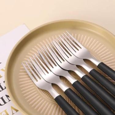 Imagem de Jogo de 6 Garfos de Mesa Inox com Cabo Preto, Restaurante Leme