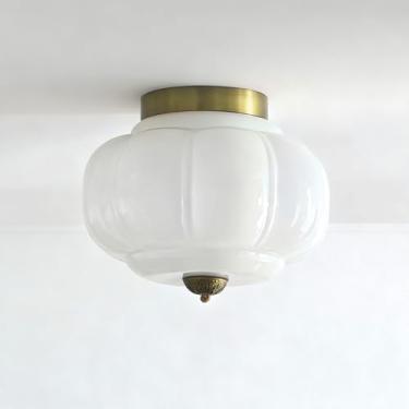 Imagem de MIXL - Luz de teto de montagem embutida branca leite, 35,5 cm de vidro de leite, iluminação semi-embutida para corredor, luminária de teto de meados do século para sala de estar e quarto