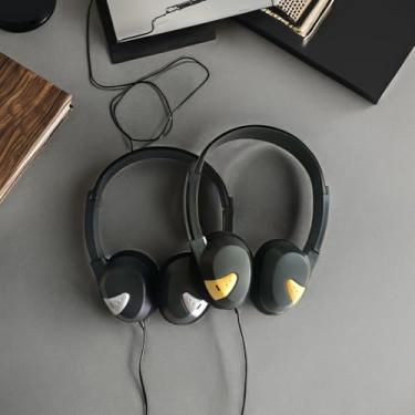 Imagem de Getgold Fones de ouvido com fio para estudantes, conector de 3,5 mm, cabo de 1,8 m, na orelha, ajustável, preto (pacote com 2)