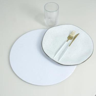 Imagem de Sousplat Completo com Capa Removível, Kit 2 Peças, Oxford Maquinetado, 35cm Diâmetro, Base MDF, Tecido 100% Poliéster, para Mesa Posta (Branco)