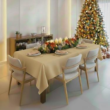 Imagem de Este conjunto de toalha de mesa de duas peças mede 2,00 x 1,40 metros e é feito de tecido Oxford premium com bordas reforçadas(Avelã)