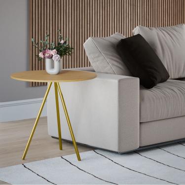 Imagem de Mesa Lateral Decorativa Gabriela Base Dourada Tampo Redondo Canela
