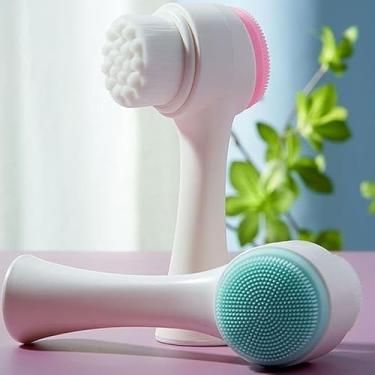 Imagem de Escova de Limpeza Facial 2 em 1, Escova Manual Portátil para Skincare, Cerdas Macias e Silicone para Massagem e Esfoliação para Todo Tipo de Pele, Cores Variadas