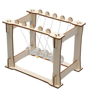 Imagem de Kit científico Wooden Newton's Cradle para crianças DIY STEM Educa - y