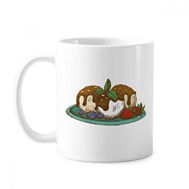 Imagem de Caneca de cerâmica com bola de sorvete de chocolate e morango