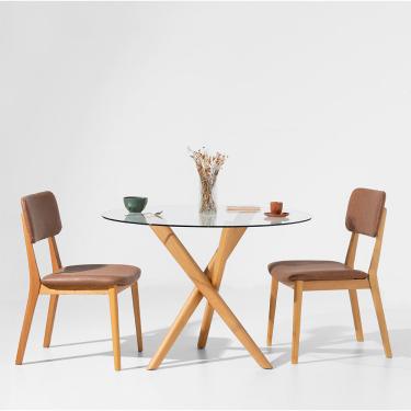 Imagem de Conjunto Mesa de Jantar Thai Redonda Vidro Incolor - 1,10m + 2 Cadeiras Lalá Estofada - Cognac Conjunto Mesa de Jantar Thai Redonda Vidro Incolor 1,10m + 2 Cadeiras Lalá Estofada - Cognac