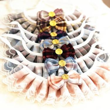 Imagem de Dpofirs Colar de Babador de Gato de Renda Xadrez JK, Acessórios Elegantes e Fofos para Cachecol para Animais de Estimação, Ideal para Donos de Animais de Estimação – Poliéster (M)