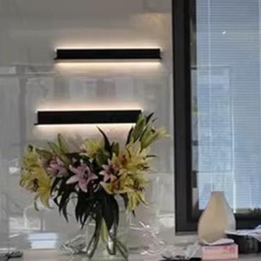 Imagem de Prateleiras de parede flutuantes versáteis com luzes LED - preto, estante de metal com emissão de luz, decoração de parede, suporte/prateleira de exibição iluminada (cor: preto, tamanho: 4 peças - 50
