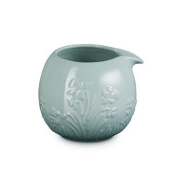 Imagem de JARRA DE SAQUÊ LE CREUSET JARDIN 440ML SPHERE EM CERÂMICA COM RELEVO SEA SALT 80048487170003