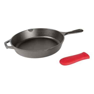 Imagem de Lodge Frigideira de ferro fundido com suporte de alça quente de silicone vermelho, 26 cm
