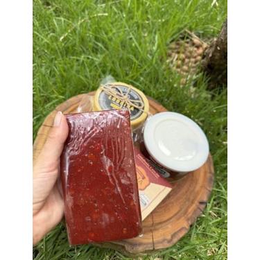 Imagem de Kit Mineiro Clássico - Queijo Canastra Meia Cura, Doce de Leite Viçosa 400g e Goiabada Cascão Zélia 500g - Tradição de Minas para Sua Mesa (Queijo 300g)