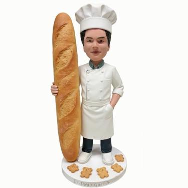 Imagem de Bobblehead de chef personalizado da foto estatueta Wobble com detalhes de baguete e pão de gengibre – Presente perfeito de Natal/Ação de Graças/Aniversário/Dia dos Namorados | Mesa feita à mão
