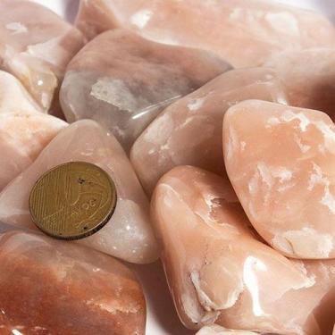 Imagem de 1 kg de Quartzo Goiaba Rolado - Pedra Natural Classe B (30 a 45mm) - C