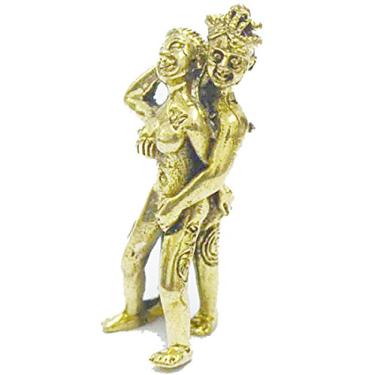 Imagem de WitnyStore Tiny Brass Lovers Hugging From Behind Ngang Pher Lucky Charm Talismã Masculino Feminino Animístico Fertilidade Símbolo Tradicional Amuleto Tailandês Crença Amuleto Miniatura Colecionável