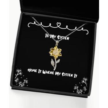 Imagem de SpreadPassion Ideia única de presente para irmã, colar com pingente de girassol de Natal Home is Where My Sister is, para irmã