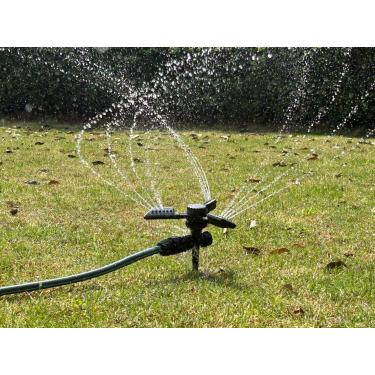 Imagem de YYPDC Aspersor para quintal, irrigação automática com pulverizador de água para jardim, cobertura de irrigação de irrigação de grama rotativa de 360 graus, irrigadores de água de ângulo ajustável para