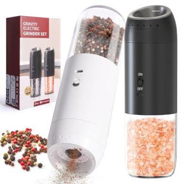 Imagem de Conjunto de 2 unidades de moedor elétrico de sal e pimenta recarregável por gravidade, saleiro automático, operação com uma mão, recipiente lavável de 176 ml, grossura ajustável, preto + branco