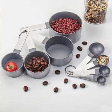 Imagem de Conjunto de 8 peças de copos e colheres medidores com alça de aço inoxidável para ingredientes secos e líquidos com cabeça de plástico para assar e cozinhar (cinza)