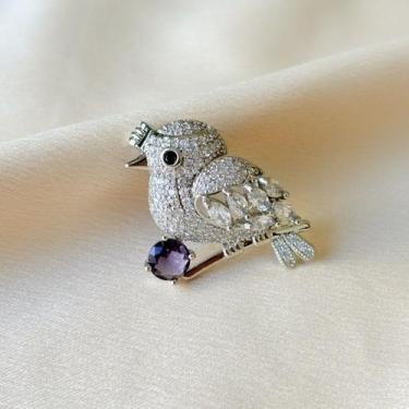 Imagem de Broche Passarinho no Galho com Zircônias Prata - - Pistache Acessórios