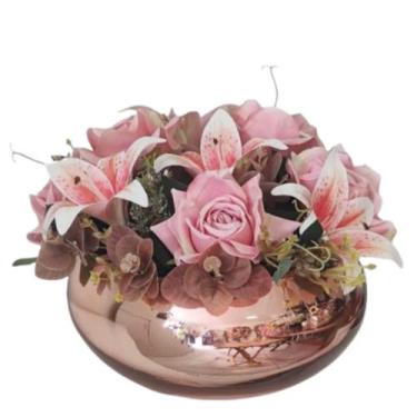 Imagem de Arranjo Flores Rosas Lírios Vaso Rosé Gold Espelhado - La Caza Store
