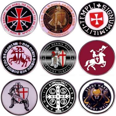 Imagem de Conjunto de broches e escudo medieval da Cruz dos Cavaleiros Templário