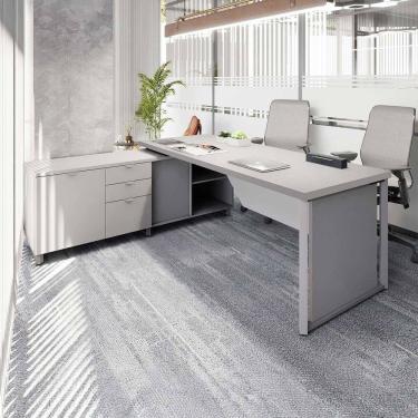 Imagem de Mesa Executiva 180cm com Armário Lateral e Caixa de Tomadas Corporate Cinza