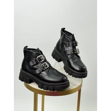 Imagem de Coturno Feminino em Couro Preto, Cano Médio 12cm, 2 Fivelas, Sola Tratorada, Plataforma 4.5cm (PRETO, BR, Adulto, Numérico, 37)