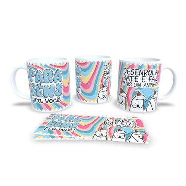 Imagem de Caneca de Cerâmica com Desenho Amiga, Listras Coloridas Pastel, Design Aniversário com Bolo, Presente Decorativo (17911)