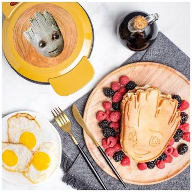 Imagem de Marvel Groot Máquina de Waffle Antiaderente, 110v, UNCANNY BRANDS WM MVM GRT, Amarelo