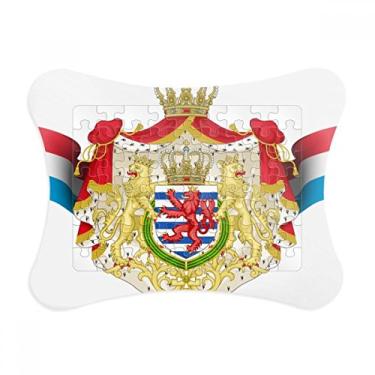 Imagem de Moldura de quebra-cabeça com emblema nacional de Luxemburgo com símbolo do país para decoração de quadros, ornamento de quebra-cabeça