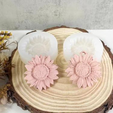 Imagem de 2 peças de moldes de decoração de bolo de crisântemo moldes de chaveiro de flores 3D para enfeite de cupcake de casamento moldes de chocolate