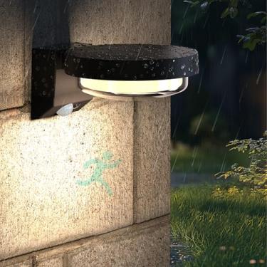 Imagem de Luzes de parede solares LED para ambientes externos IP65 à prova d'água lâmpadas de parede modernas com sensor de movimento, luzes de segurança alimentadas por energia solar, arandelas de parede