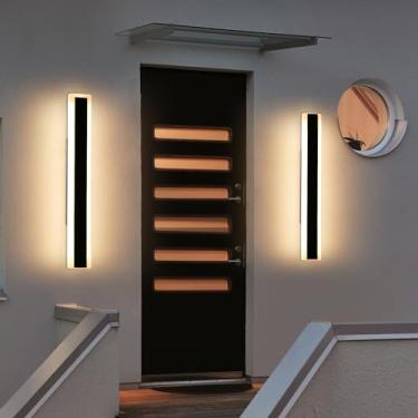 Imagem de Daoseolo Pacote com 2 luminárias modernas de parede externas de 59,9 cm, arandela de parede LED longa preta, 24W, IP65 impermeável, branco quente 3000K, luminária de parede externa para varanda, pátio