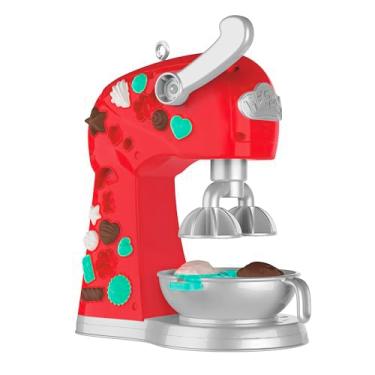 Imagem de Hallmark Keepsake Enfeite de Natal 2025, misturador mágico Hasbro Play-Doh, presentes para crianças