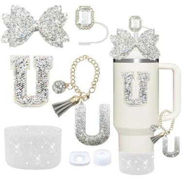 Imagem de Conjunto de acessórios para copos Stanley de prata, 7 peças, decorações de iniciais para Stanley Cup 850 g/1,134 g, inclui tampa de canudo de joia, tampa à prova de derramamento, pingente de alça