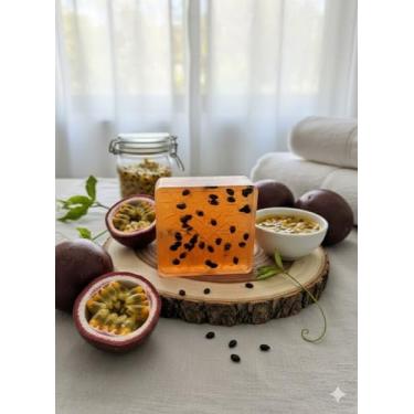 Imagem de Sabonete artesanal de maracujá 100 gramas. Livre de Parabenos